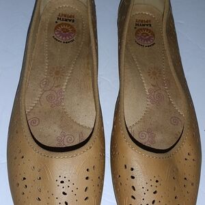 Earth Spirit Women's Tan Perforated Flats